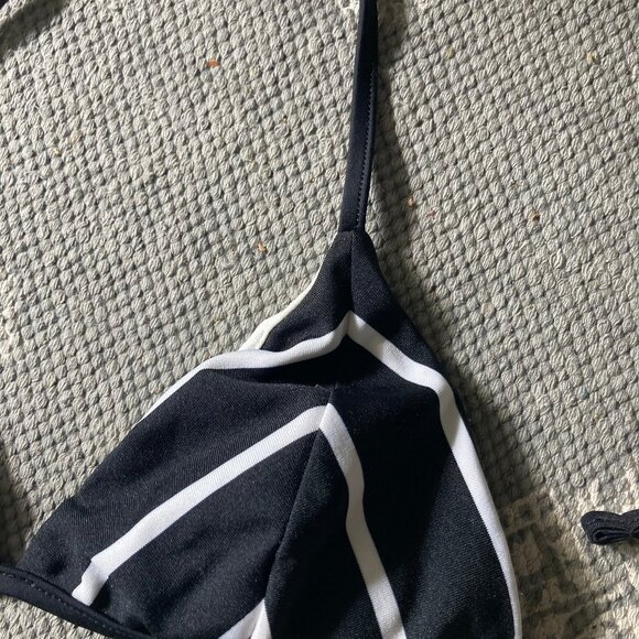 Victoria's Secret XS Black and White Chevron Stripe Bikini - Picture 9 of 10